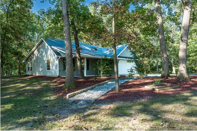 17180 N CROWNVIEW DR, Centralia, MO 65240