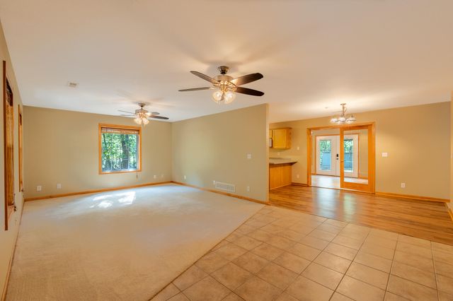 17180 N CROWNVIEW DR, Centralia, MO 65240