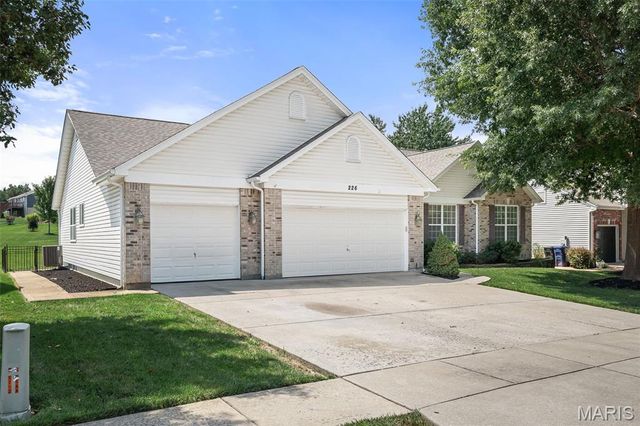 226 Charging Bear Drive, Wentzville, MO 63385