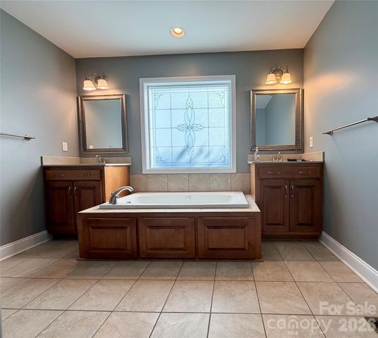 510 E Carpenter Street, Maiden, NC 28650