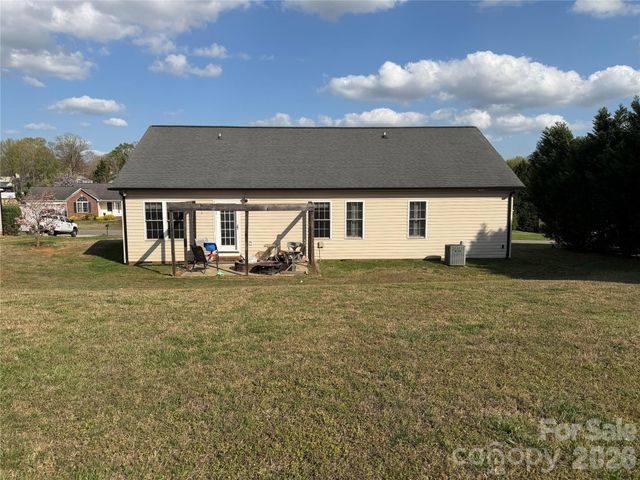 510 E Carpenter Street, Maiden, NC 28650