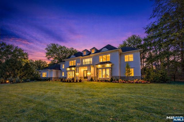 309 Green Ridge Road, Franklin Lakes, NJ 07417