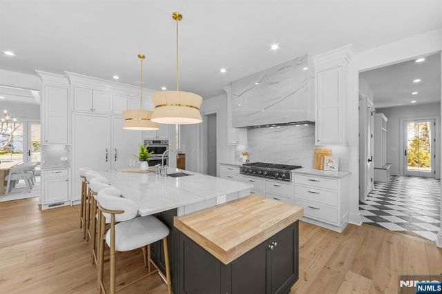 309 Green Ridge Road, Franklin Lakes, NJ 07417