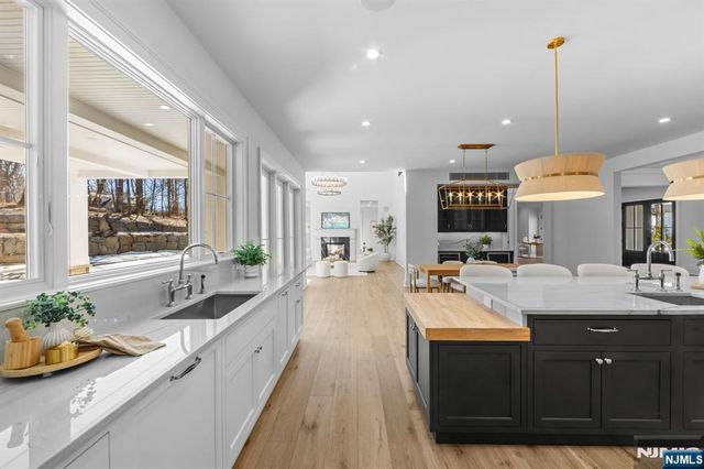 309 Green Ridge Road, Franklin Lakes, NJ 07417