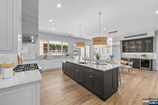 309 Green Ridge Road, Franklin Lakes, NJ 07417