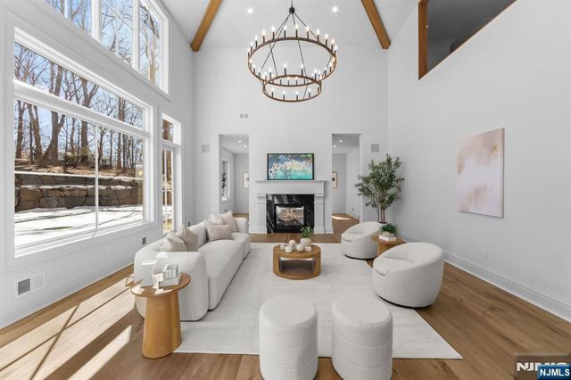 309 Green Ridge Road, Franklin Lakes, NJ 07417