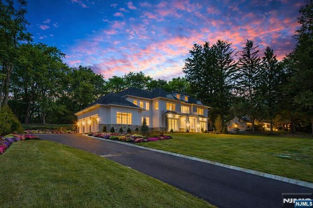 309 Green Ridge Road, Franklin Lakes, NJ 07417