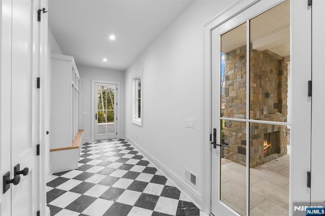 309 Green Ridge Road, Franklin Lakes, NJ 07417