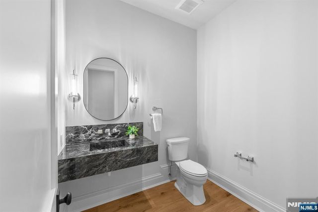 309 Green Ridge Road, Franklin Lakes, NJ 07417