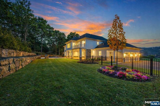 309 Green Ridge Road, Franklin Lakes, NJ 07417