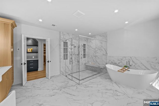 309 Green Ridge Road, Franklin Lakes, NJ 07417