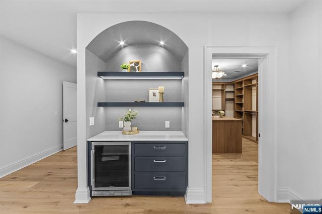 309 Green Ridge Road, Franklin Lakes, NJ 07417