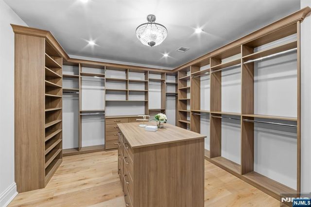 309 Green Ridge Road, Franklin Lakes, NJ 07417