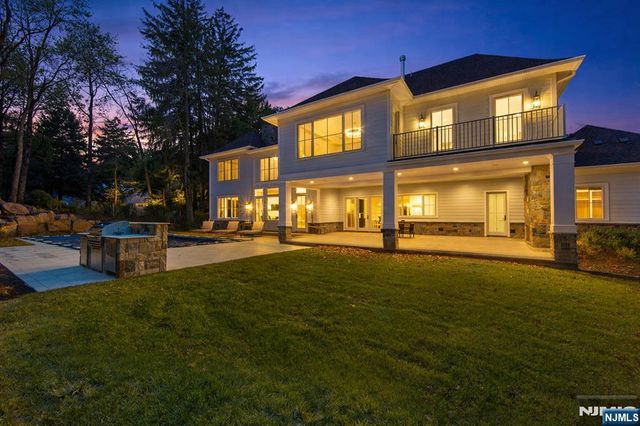 309 Green Ridge Road, Franklin Lakes, NJ 07417