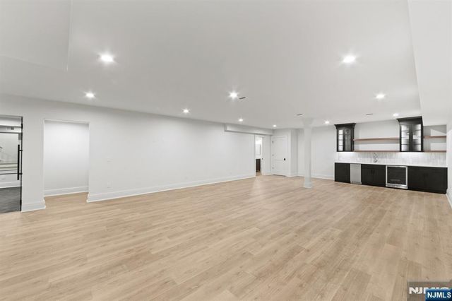 309 Green Ridge Road, Franklin Lakes, NJ 07417