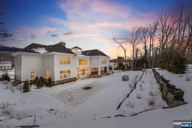 309 Green Ridge Road, Franklin Lakes, NJ 07417