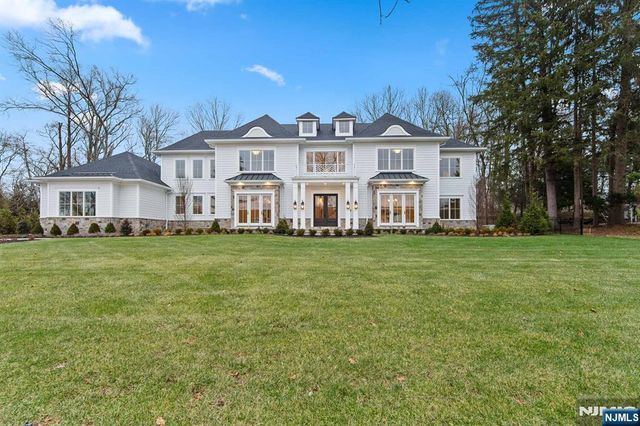 309 Green Ridge Road, Franklin Lakes, NJ 07417