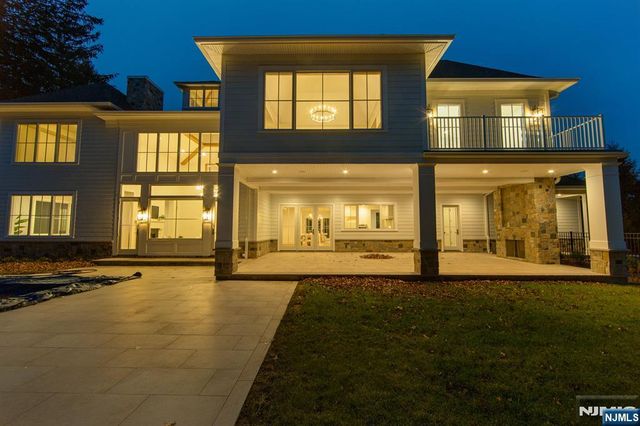 309 Green Ridge Road, Franklin Lakes, NJ 07417