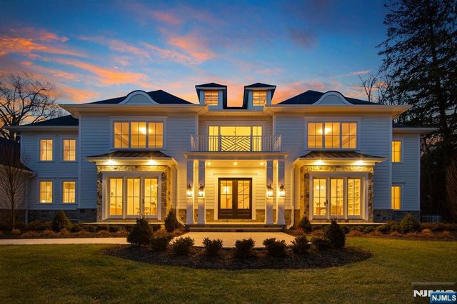 309 Green Ridge Road, Franklin Lakes, NJ 07417