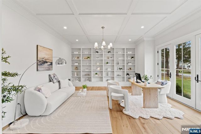 309 Green Ridge Road, Franklin Lakes, NJ 07417