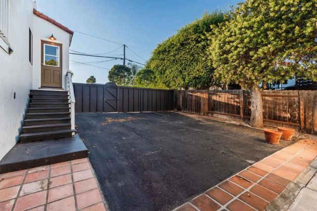 2658 Highland Drive, Carlsbad, CA 92008