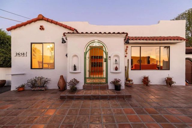 2658 Highland Drive, Carlsbad, CA 92008