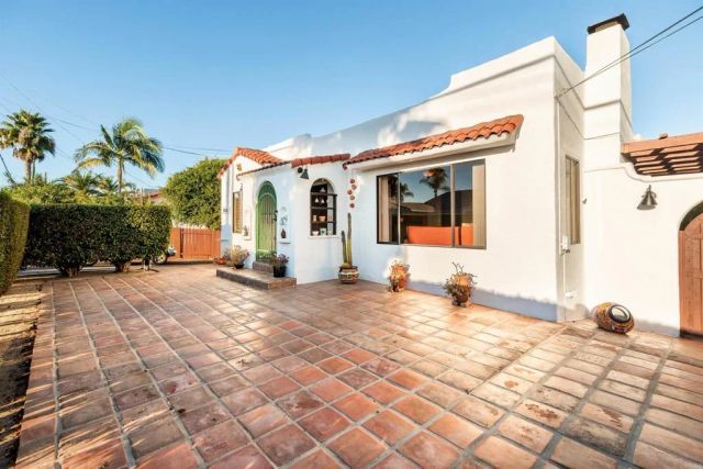 2658 Highland Drive, Carlsbad, CA 92008