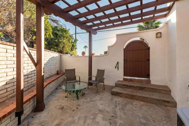 2658 Highland Drive, Carlsbad, CA 92008