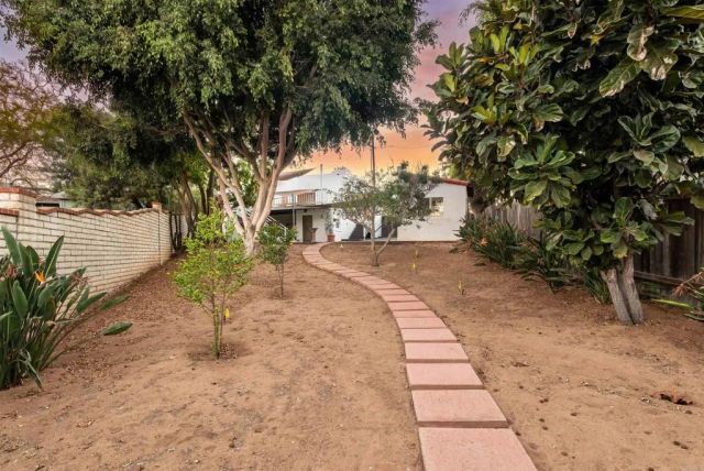 2658 Highland Drive, Carlsbad, CA 92008