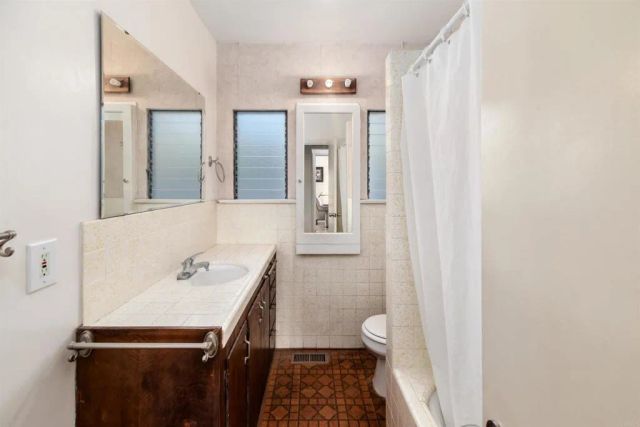 2658 Highland Drive, Carlsbad, CA 92008
