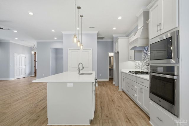 1163 Wensel Dr, Cantonment, FL 32533