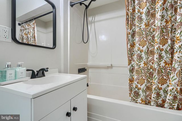 8808 LITTLEWOOD RD, Parkville, MD 21234