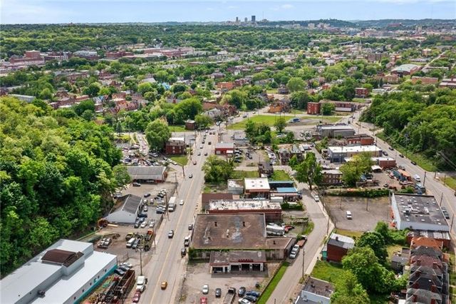 8033 Bennett Street, East Hills, PA 15221