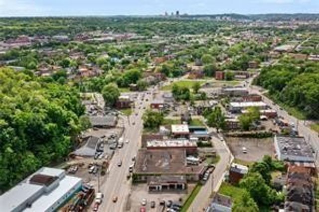 8033 Bennett Street, East Hills, PA 15221