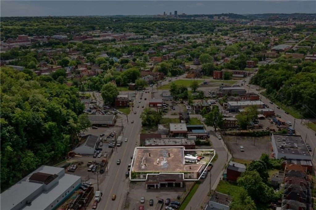 8033 Bennett Street, East Hills, PA 15221