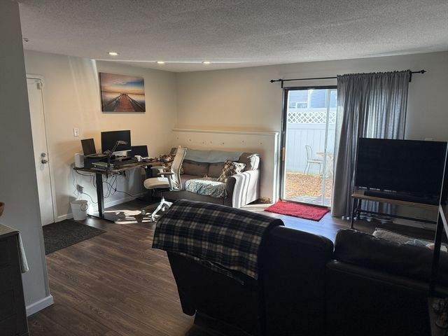 51 Village Brook Lane 16, Natick, MA 01760