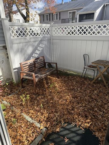 51 Village Brook Lane 16, Natick, MA 01760