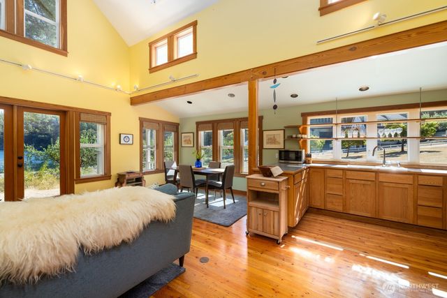 68 Sylvan Cove West, Decatur Island, WA 98221