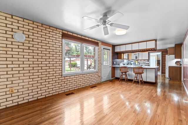 3318 LOWELL LN, Ijamsville, MD 21754