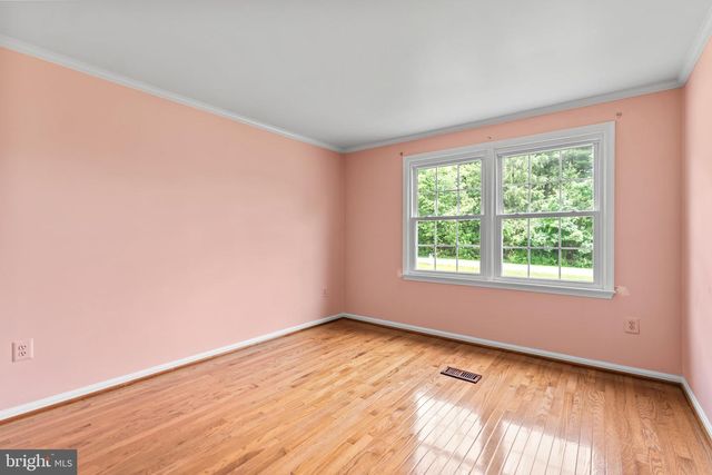 3318 LOWELL LN, Ijamsville, MD 21754