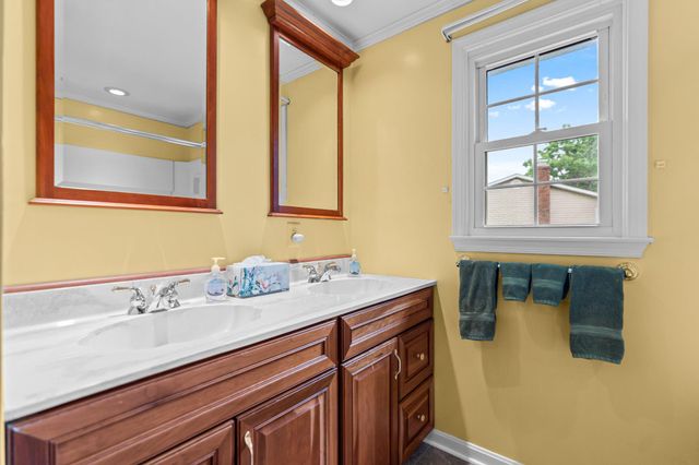 3318 LOWELL LN, Ijamsville, MD 21754