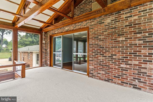 3318 LOWELL LN, Ijamsville, MD 21754