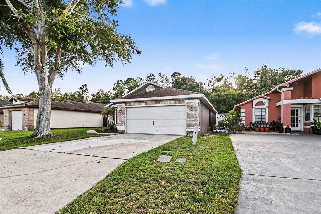 134 CORALWOOD CIRCLE, Kissimmee, FL 34743
