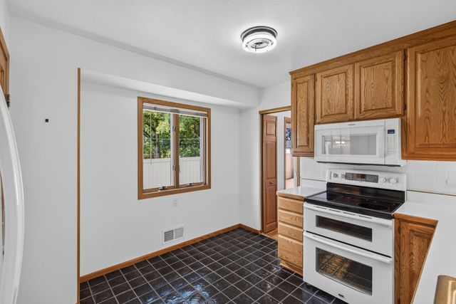 194 69th Avenue NE, Fridley, MN 55432