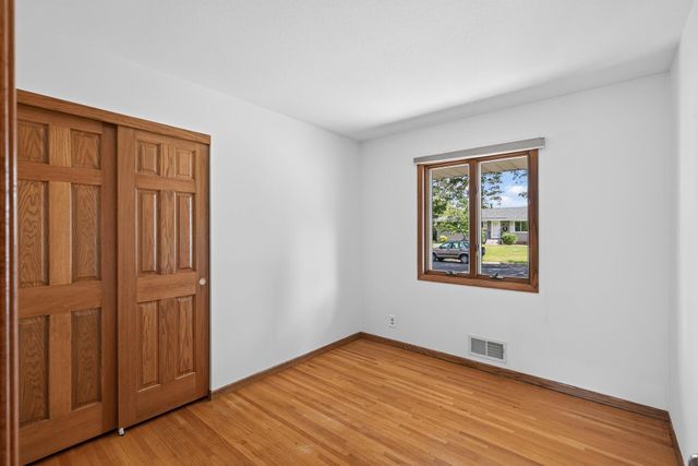 194 69th Avenue NE, Fridley, MN 55432