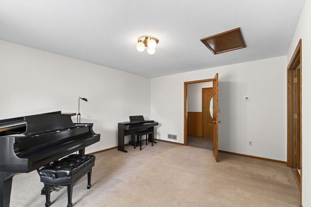 194 69th Avenue NE, Fridley, MN 55432