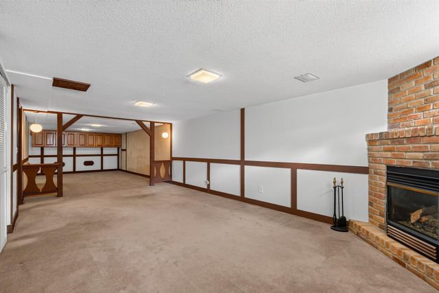 194 69th Avenue NE, Fridley, MN 55432