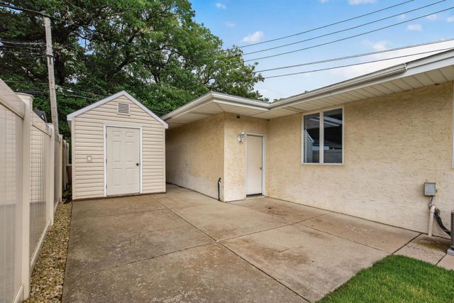 194 69th Avenue NE, Fridley, MN 55432