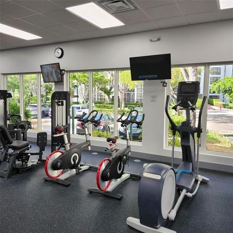 16919 N Bay Rd 911, Sunny Isles Beach, FL 33160