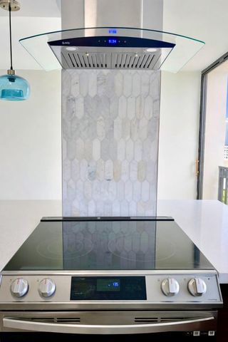 16919 N Bay Rd 911, Sunny Isles Beach, FL 33160